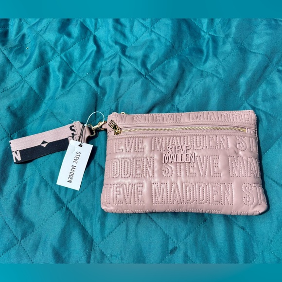 Steve Madden Blush Pink Embossed Wristlet - Picture 1 of 3